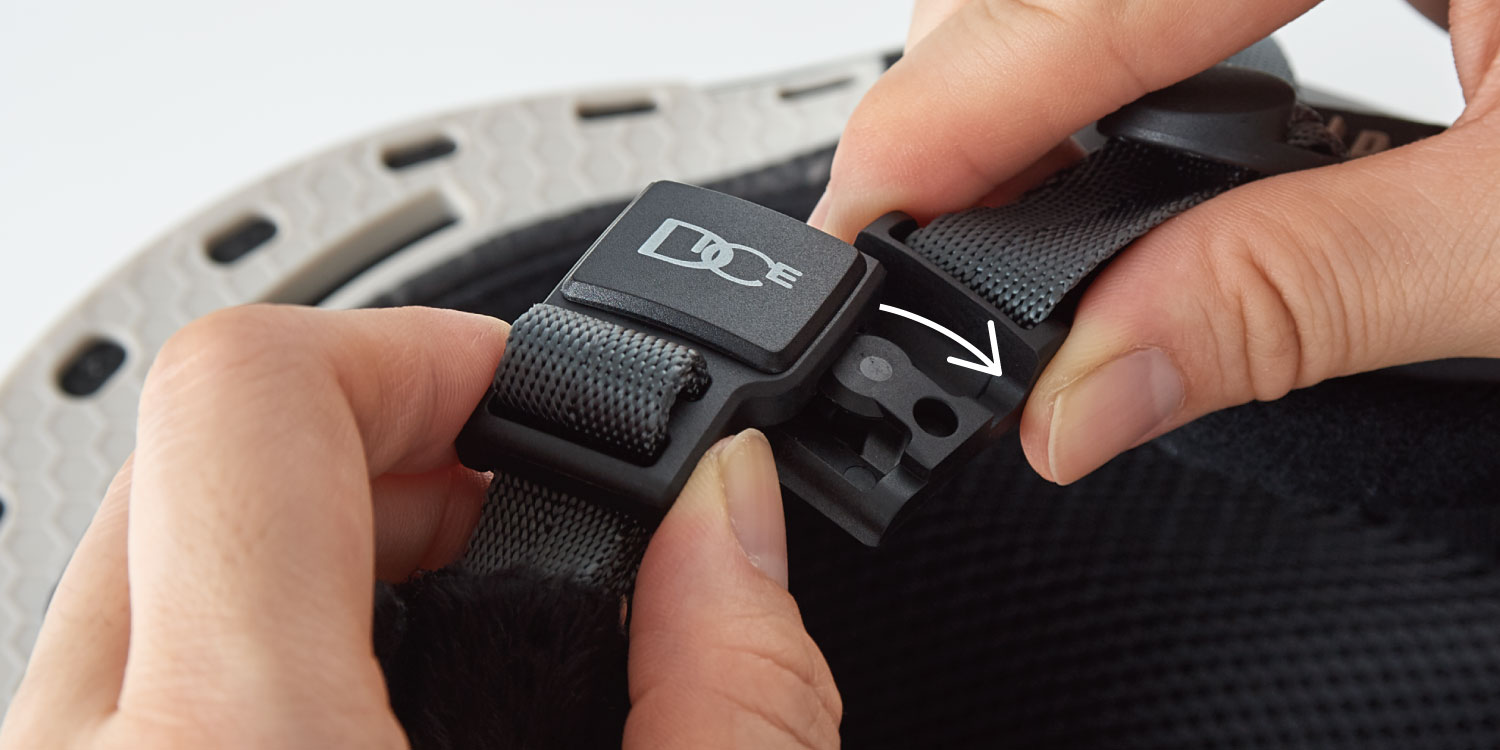 DICE新品 D5ヘルメット MBK Mサイズ ブラック軽量モデル 32%OFF DICE新品 D5ヘルメット MBK Mサイズ ブラック軽量モデル 32%OFF